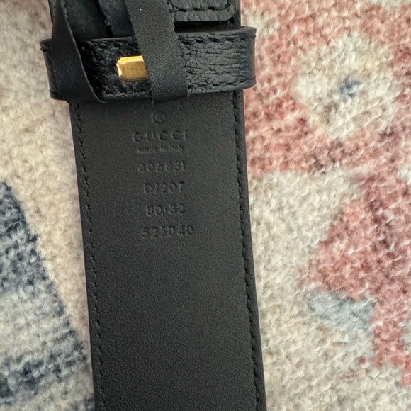 Gucci Black Leather Belt with Gold Double G Buckle - Picture 2 of 4